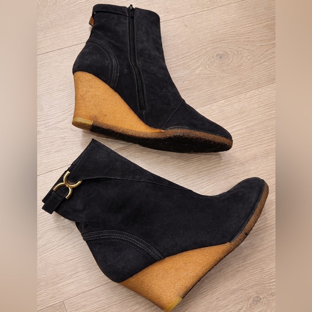 Chloe Black and Tan Wedge Ankle Boots - Picture 5 of 9